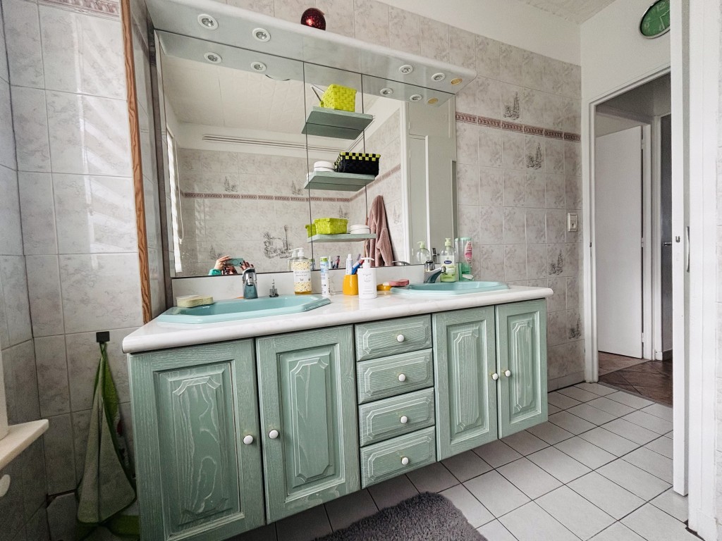 APPARTEMENT T3 A VENDRE - MONTCEAU LES MINES - 96 m2 - 45�000�&euro;