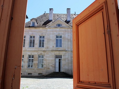 APPARTEMENT T3 A VENDRE - SEMUR EN AUXOIS - 80,18 m2 - 148000 €