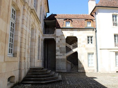 APPARTEMENT T3 A VENDRE - SEMUR EN AUXOIS - 80,18 m2 - 148000 €