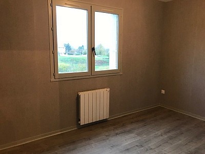 APPARTEMENT T4 A LOUER - EPINAC - 74,7 m2 - 600 € charges comprises par mois