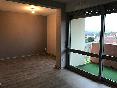 APPARTEMENT T4 A LOUER - EPINAC - 74,7 m2 - 600 € charges comprises par mois