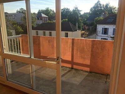 APPARTEMENT T4 A LOUER - EPINAC - 75 m2 - 541 € charges comprises par mois