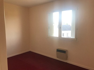 APPARTEMENT T4 A LOUER - EPINAC - 75 m2 - 541 € charges comprises par mois