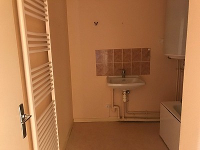 APPARTEMENT T4 A LOUER - EPINAC - 75 m2 - 541 € charges comprises par mois