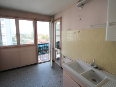 APPARTEMENT T4 A VENDRE - CHALON SUR SAONE - 76,45 m2 - 55000 €
