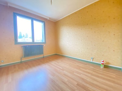 APPARTEMENT T4 A VENDRE - PARAY LE MONIAL - 85,17 m2 - 139000 €