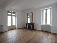 APPARTEMENT T5 A LOUER - LOUHANS - 150 m2 - 800 € charges comprises par mois