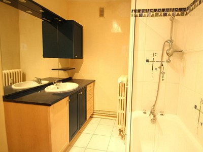APPARTEMENT T5 A VENDRE - AUTUN - 88 m2 - 74000 €