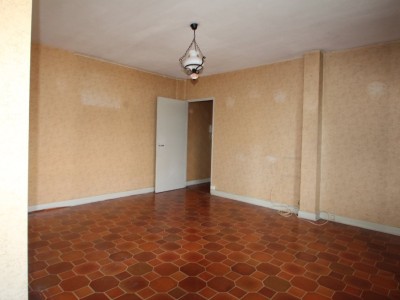 APPARTEMENT T5 A VENDRE - CHALON SUR SAONE - 80,86 m2 - 62000 €