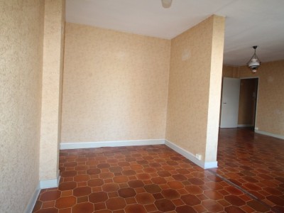 APPARTEMENT T5 A VENDRE - CHALON SUR SAONE - 80,86 m2 - 62000 €