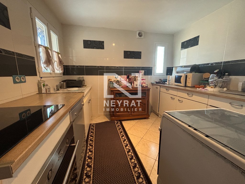 MAISON A VENDRE - MONTCENIS - 318.5 m2 - 290 000 €