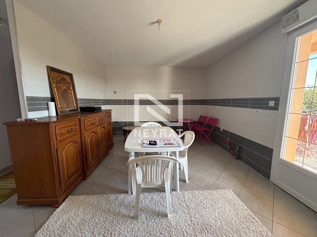 MAISON A VENDRE - MONTCENIS - 318.5 m2 - 290 000 €
