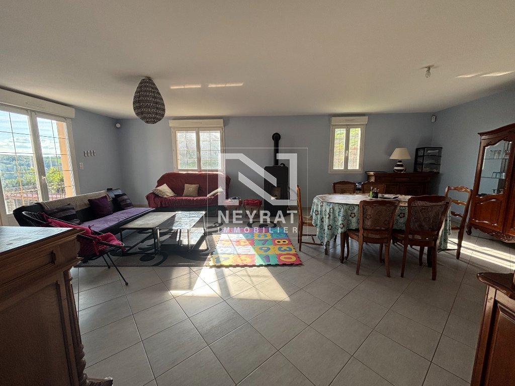 MAISON A VENDRE - MONTCENIS - 318.5 m2 - 290 000 €