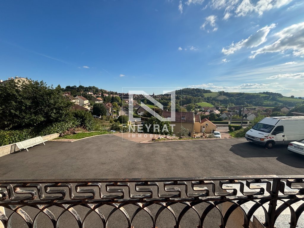 MAISON A VENDRE - MONTCENIS - 318.5 m2 - 290 000 €
