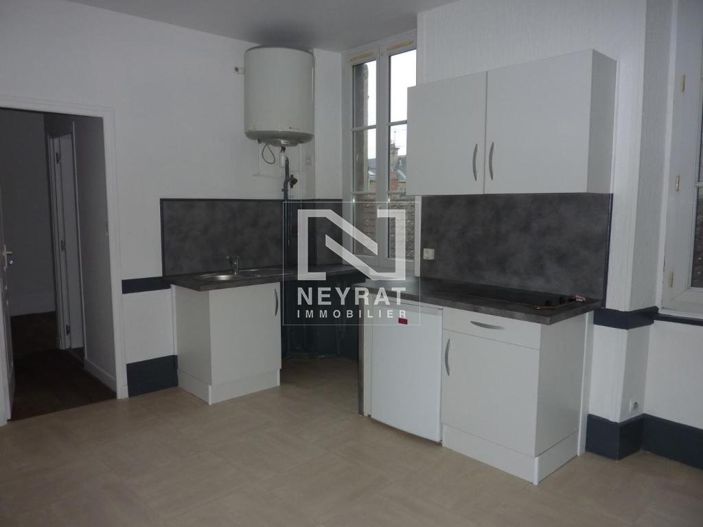 APPARTEMENT T1 A LOUER - AUTUN CENTRE VILLE - 27.5 m2 - 340€ charges comprises par mois