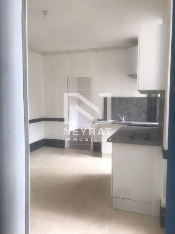 APPARTEMENT T1 A LOUER - AUTUN CENTRE VILLE - 27.5 m2 - 340 &euro; charges comprises par mois