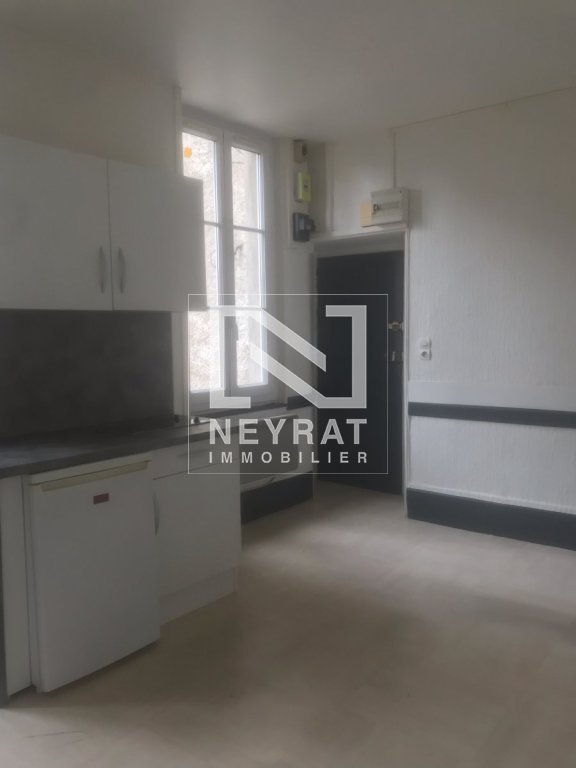 APPARTEMENT T1 A LOUER - AUTUN CENTRE VILLE - 27.5 m2 - 340 &euro; charges comprises par mois
