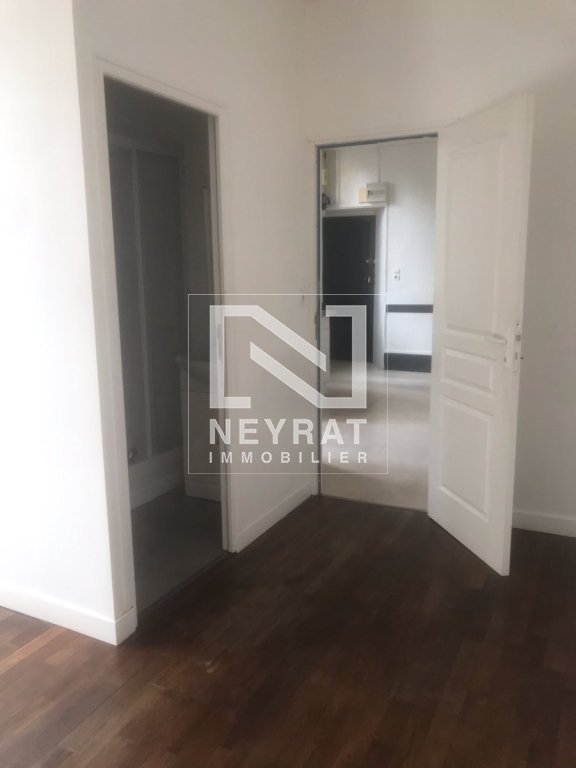 APPARTEMENT T1 A LOUER - AUTUN CENTRE VILLE - 27.5 m2 - 340 &euro; charges comprises par mois