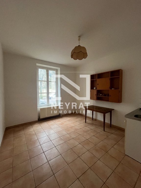 APPARTEMENT T1 - AUTUN CENTRE VILLE - 29 m2 - LOU&Eacute;