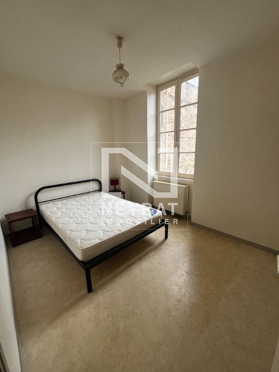 APPARTEMENT T1 - AUTUN CENTRE VILLE - 29 m2 - LOU&Eacute;