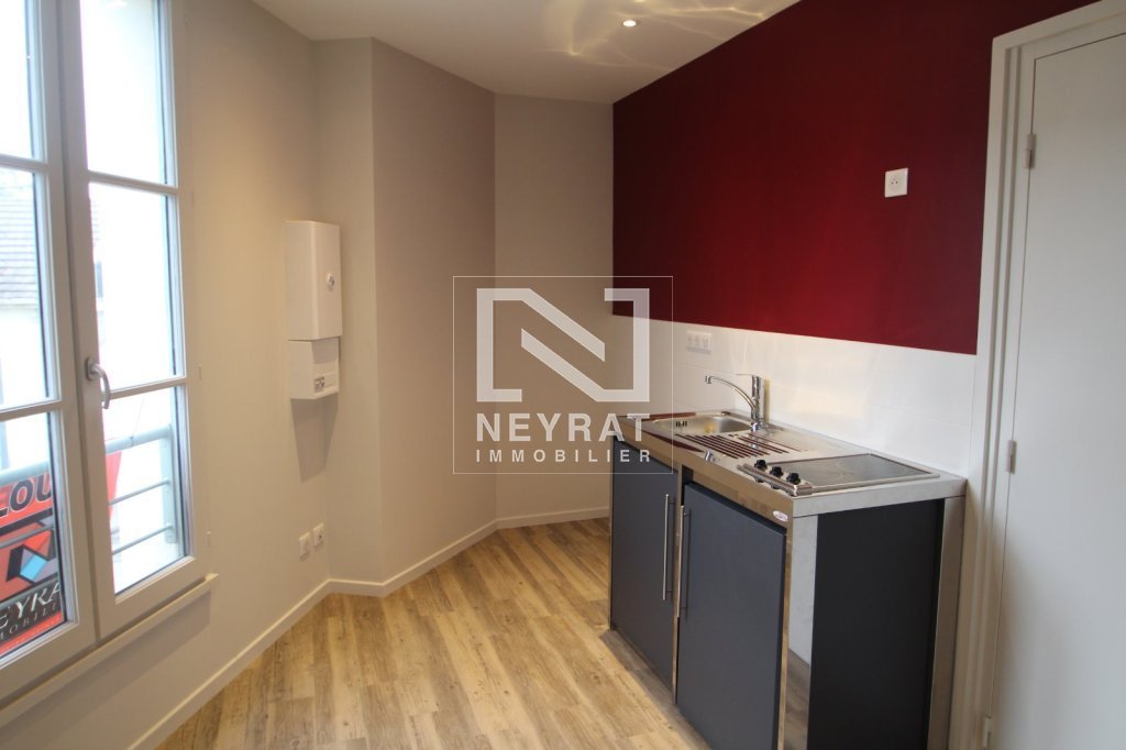 APPARTEMENT T1 A LOUER - BEAUNE 59 FAUBOURG BRETONNIERE - 25.94 m2 - 520€ charges comprises par mois