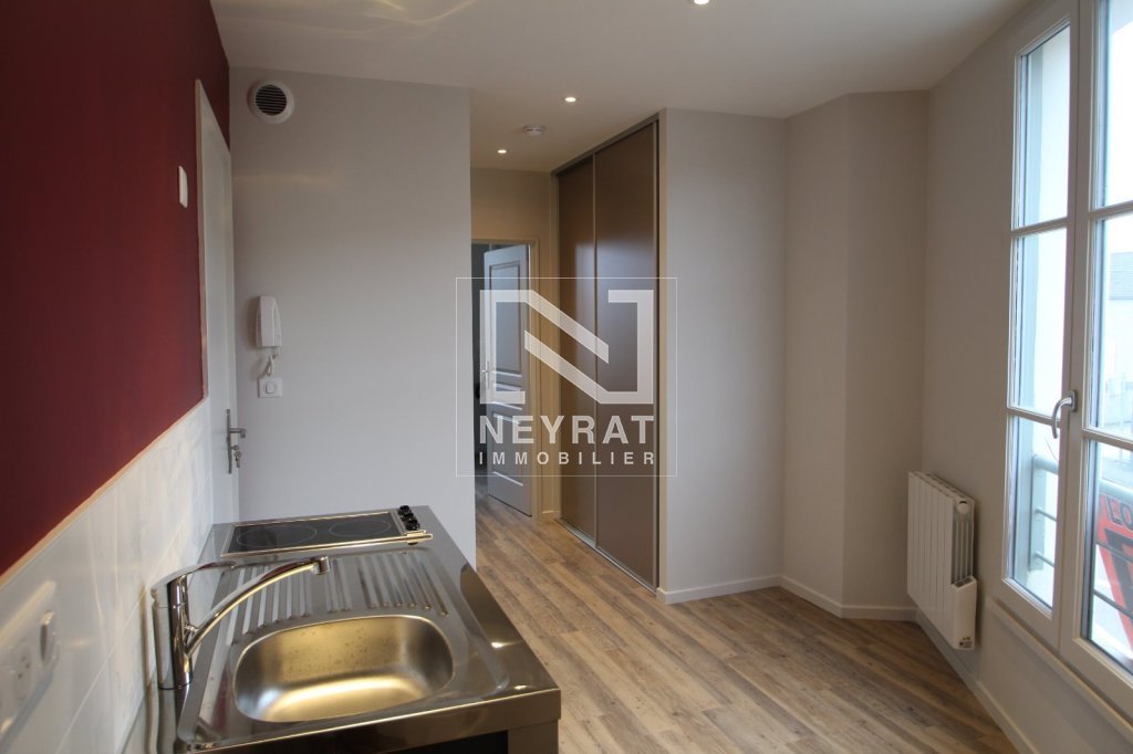 APPARTEMENT T1 - BEAUNE 59 FAUBOURG BRETONNIERE - 25.94 m2 - LOU&Eacute;