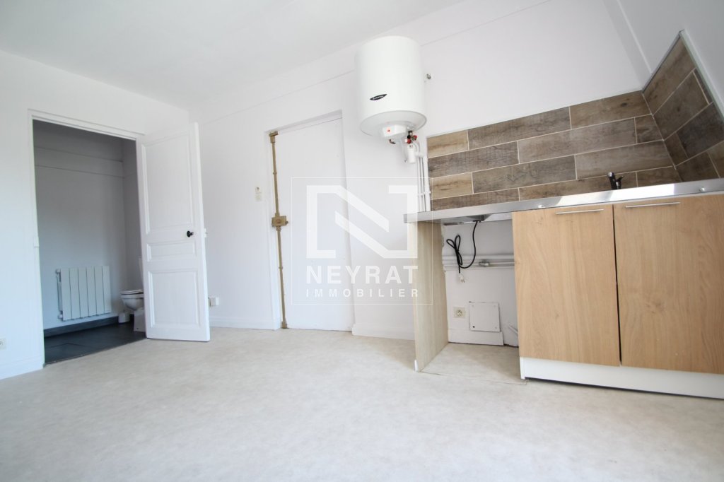 APPARTEMENT TT1 BIS A LOUER - CHAGNY - 24.76 m2 - 370 &euro; charges comprises par mois