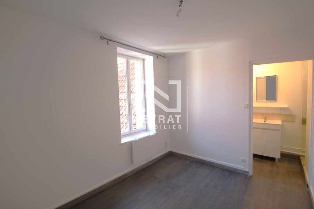 APPARTEMENT TT1 BIS A LOUER - CHAGNY - 24.76 m2 - 370 &euro; charges comprises par mois