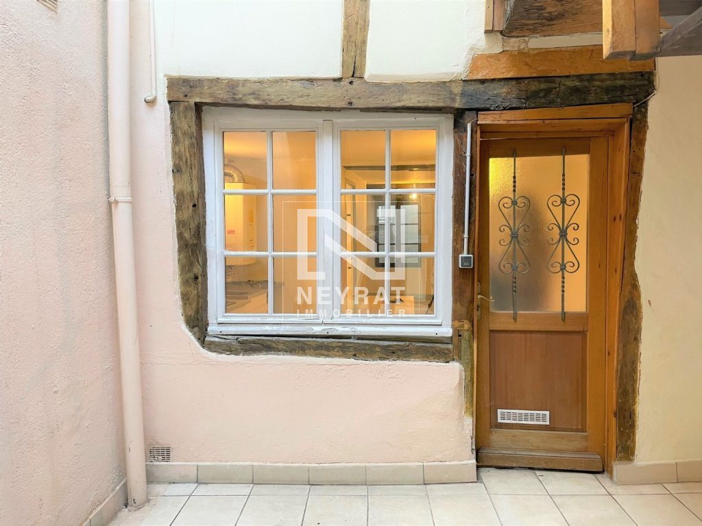 APPARTEMENT T1 A LOUER - CHALON SUR SAONE CENTRE VILLE - 31.68 m2 - 409 &euro; charges comprises par mois