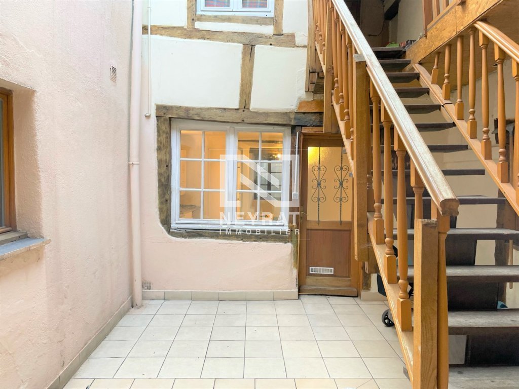 APPARTEMENT T1 A LOUER - CHALON SUR SAONE CENTRE VILLE - 31.68 m2 - 409 &euro; charges comprises par mois