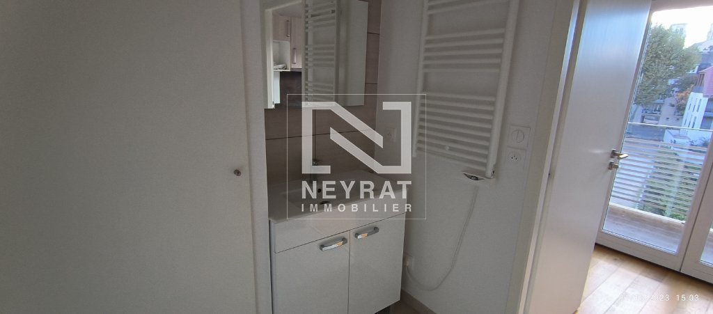 APPARTEMENT T1 - CHALON SUR SAONE - 29.76 m2 - LOU&Eacute;