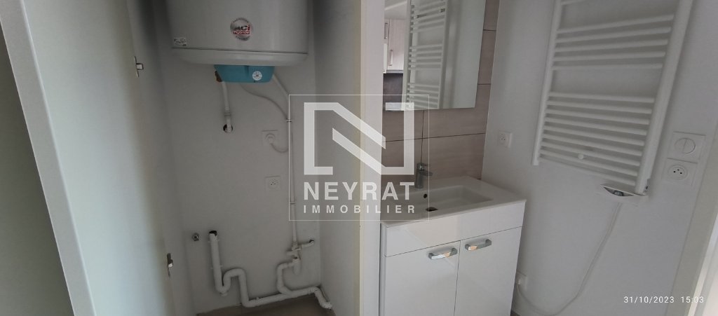 APPARTEMENT T1 - CHALON SUR SAONE - 29.76 m2 - LOU&Eacute;