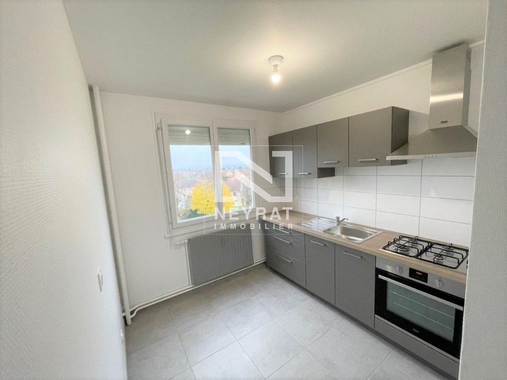 APPARTEMENT T1 - CHAMPFORGEUIL - 31.7 m2 - LOU&Eacute;