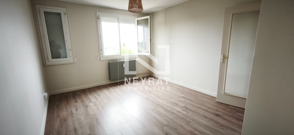 APPARTEMENT T1 A LOUER - CHAMPFORGEUIL - 32.23 m2 - 540 &euro; charges comprises par mois