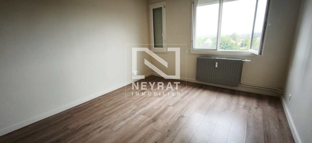 APPARTEMENT T1 A LOUER - CHAMPFORGEUIL - 32.23 m2 - 540 &euro; charges comprises par mois