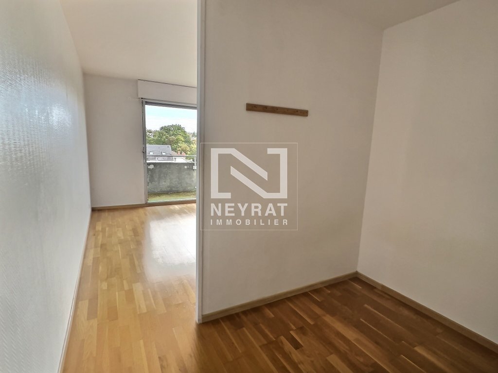 T1 / STUDIO DE 37.6M� SECTEUR FACULTES ET CHU DANS RESIDENCE SECURISEE PROCHE TRANSPORTS EN COMMUNS