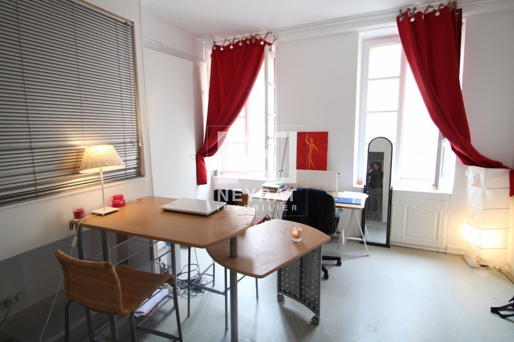 APPARTEMENT T1 A LOUER - PARAY LE MONIAL - 28.98 m2 - 430 &euro; charges comprises par mois