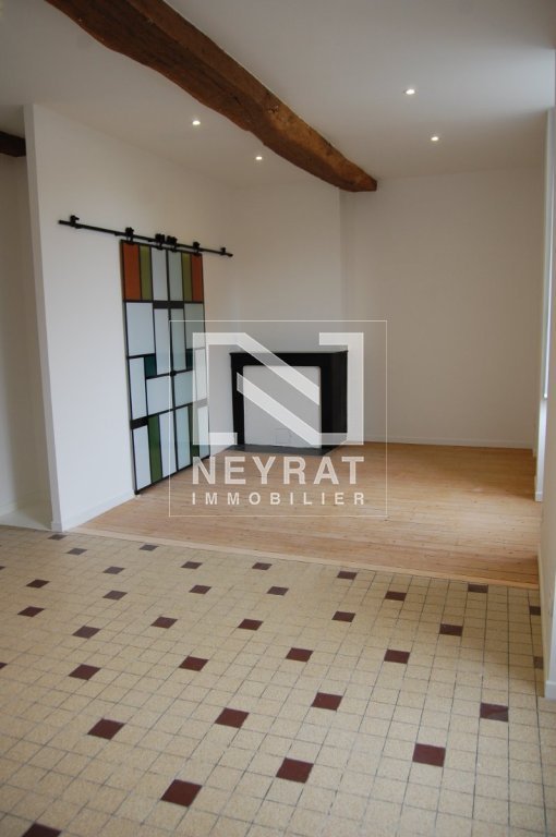 APPARTEMENT T1 A LOUER - SENNECEY LE GRAND - 36 m2 - 490 &euro; charges comprises par mois