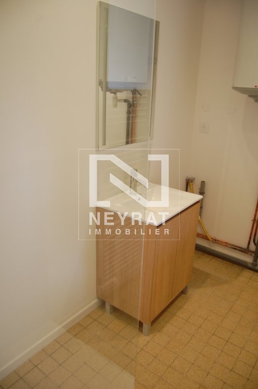 APPARTEMENT T1 A LOUER - SENNECEY LE GRAND - 36 m2 - 490 &euro; charges comprises par mois