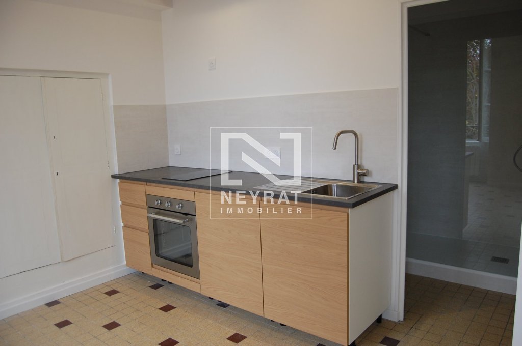 APPARTEMENT T1 A LOUER - SENNECEY LE GRAND - 36 m2 - 490 &euro; charges comprises par mois