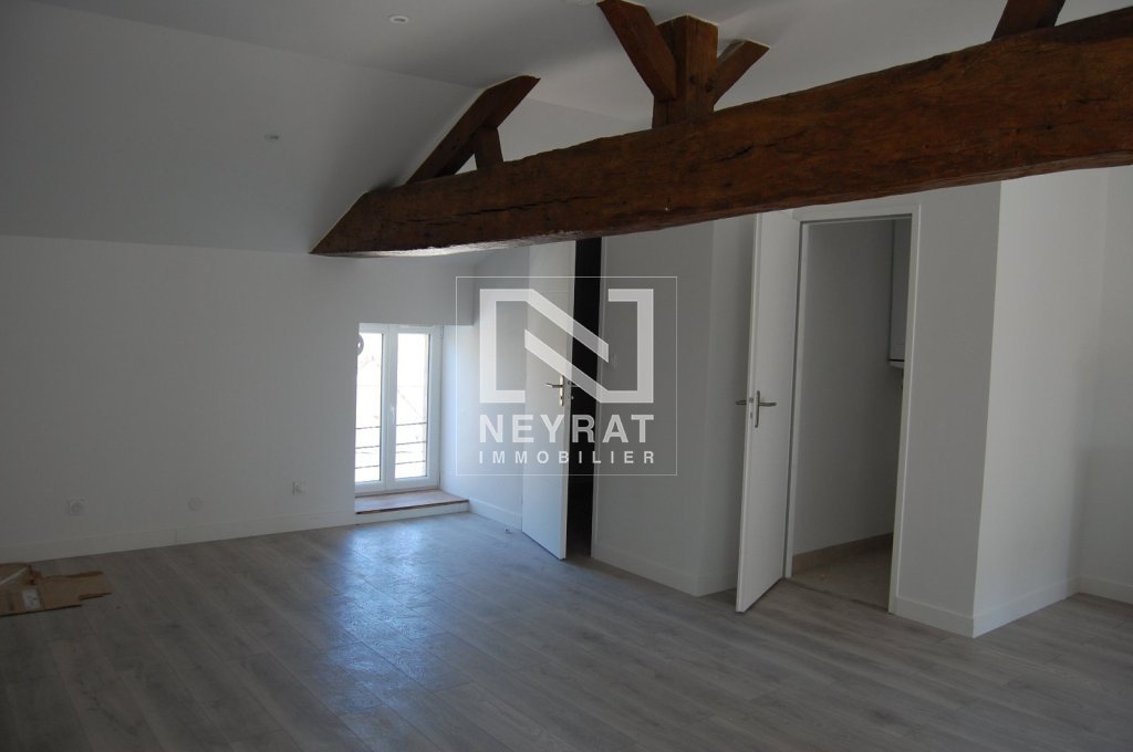 APPARTEMENT T1 A LOUER - SENNECEY LE GRAND - 52.62 m2 - 550 &euro; charges comprises par mois
