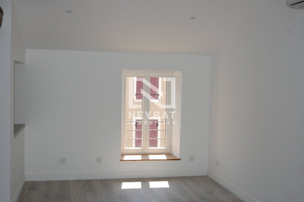 APPARTEMENT T1 A LOUER - SENNECEY LE GRAND - 52.62 m2 - 550 &euro; charges comprises par mois