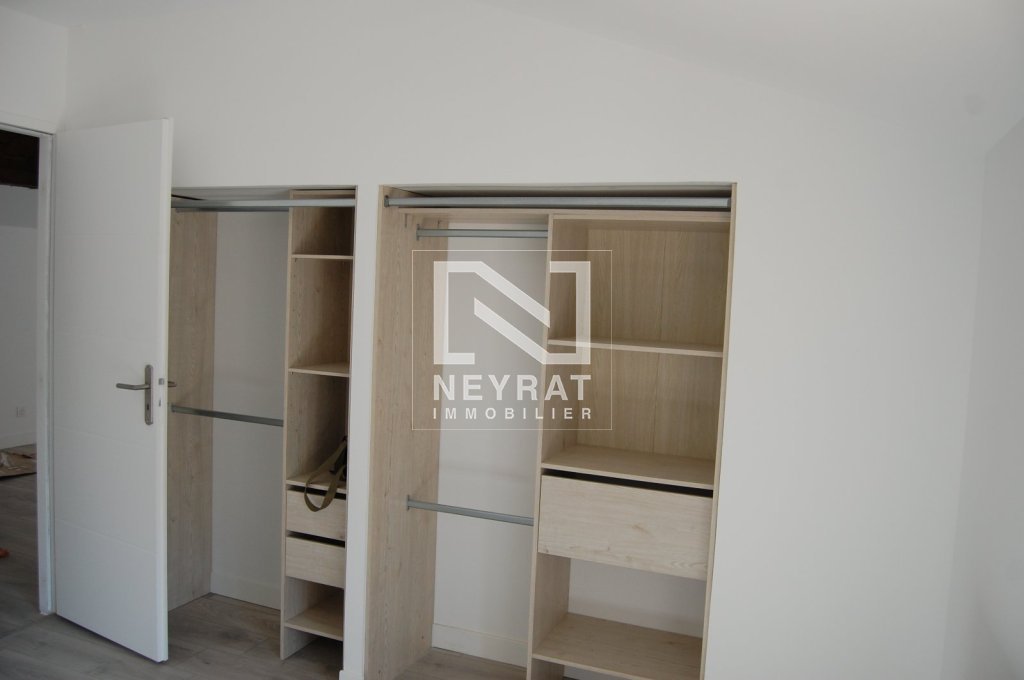 APPARTEMENT T1 A LOUER - SENNECEY LE GRAND - 52.62 m2 - 550 &euro; charges comprises par mois
