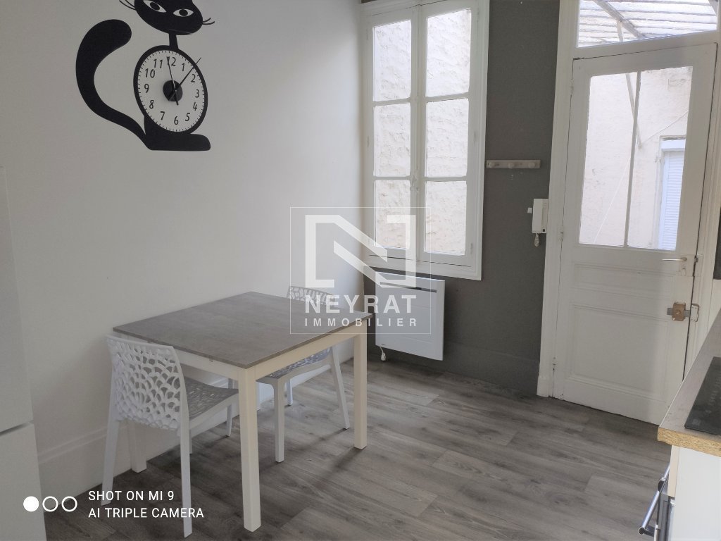 APPARTEMENT T1 A LOUER - SENNECEY LE GRAND - 30 m2 - 395 € charges comprises par mois