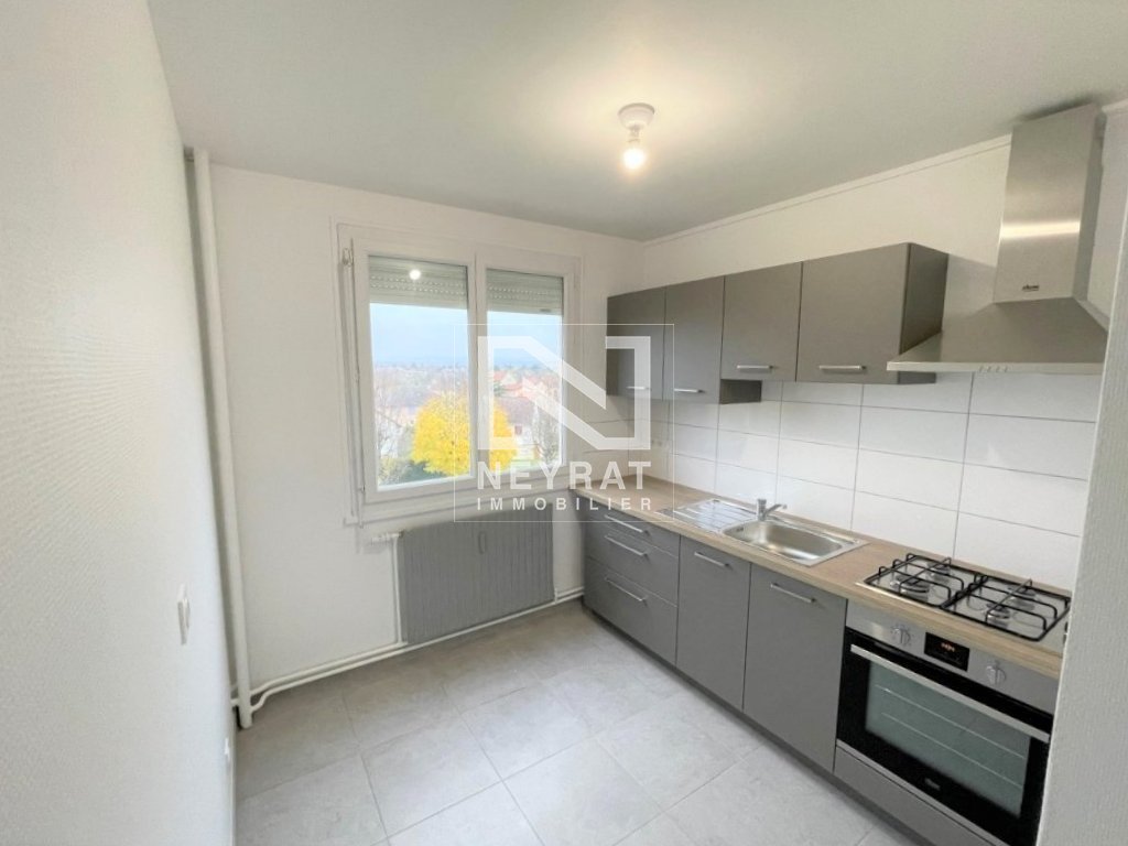 APPARTEMENT T1 A VENDRE - CHAMPFORGEUIL - 32 m2 - 57 000 €