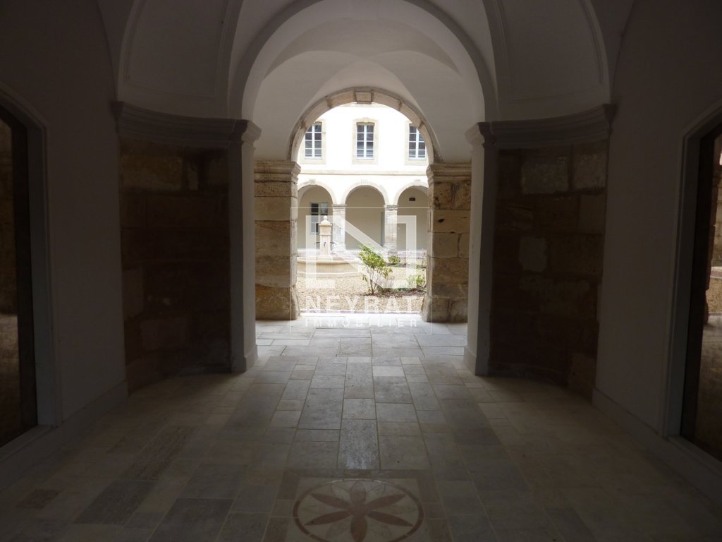 APPARTEMENT T2 - AUTUN CENTRE VILLE - 47 m2 - LOU&Eacute;