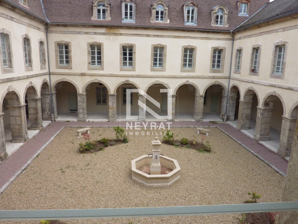 APPARTEMENT T2 A LOUER - AUTUN CENTRE VILLE - 42.42 m2 - 415 &euro; charges comprises par mois
