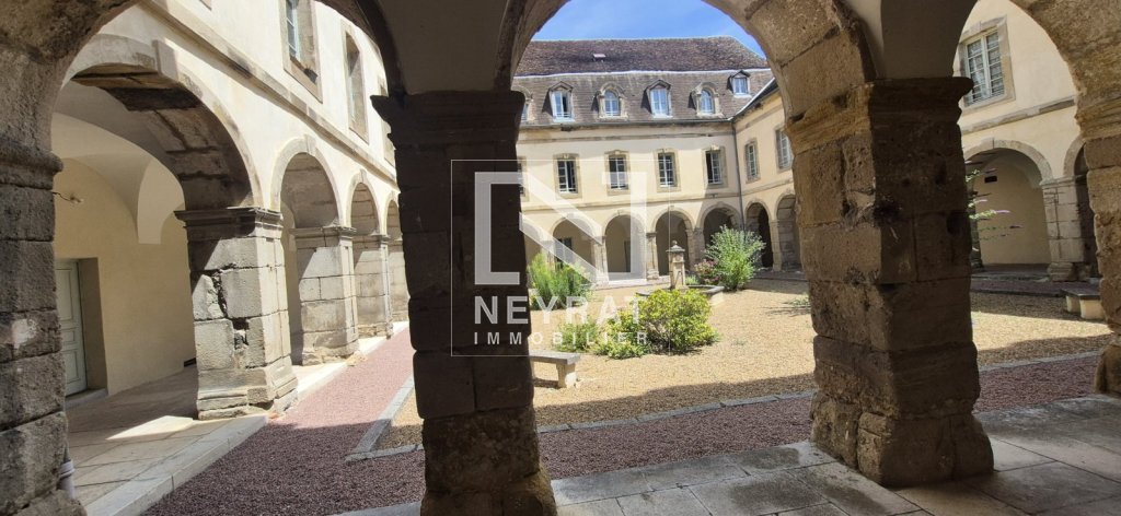 APPARTEMENT T2 A LOUER - AUTUN CENTRE VILLE - 42.42 m2 - 415 &euro; charges comprises par mois