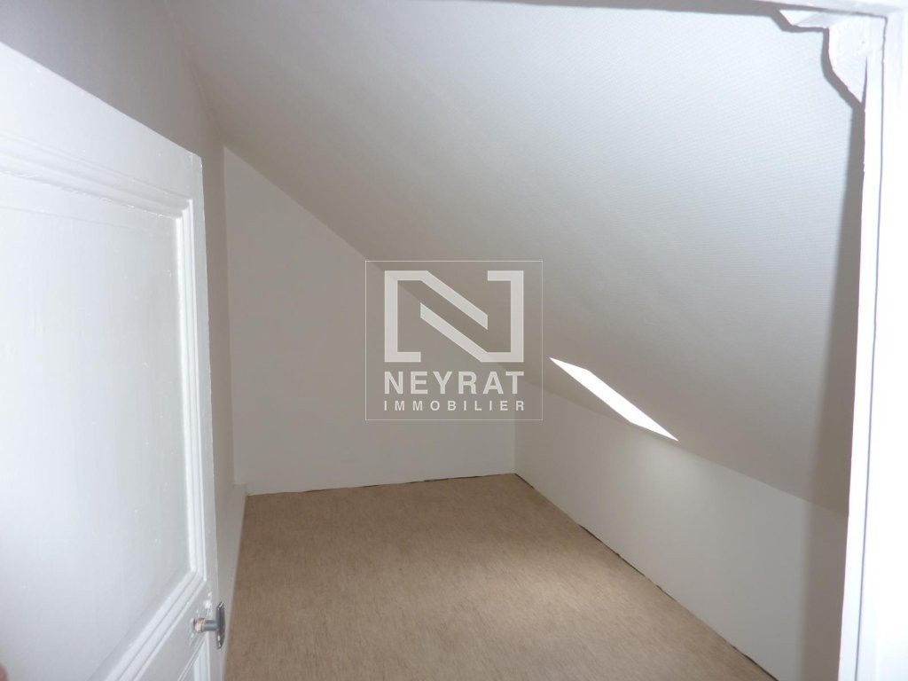 APPARTEMENT T2 A LOUER - AUTUN QUARTIER DU PARC - 72.2 m2 - 445�&euro; charges comprises par mois