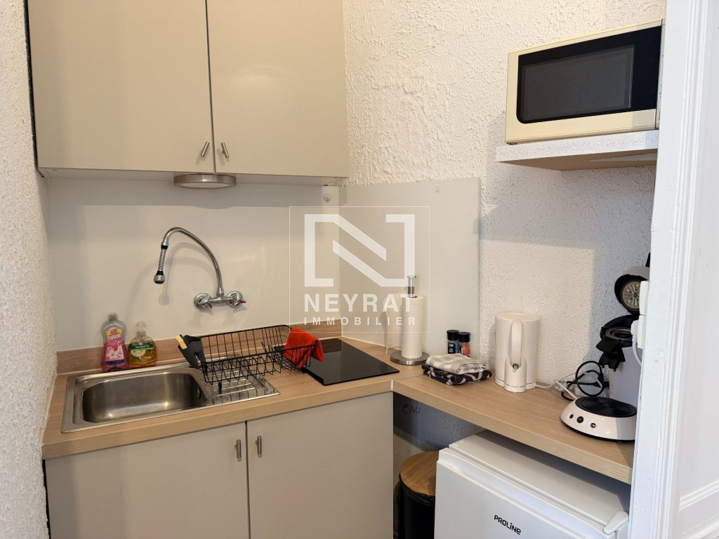 APPARTEMENT T2 A LOUER - AUTUN - 33 m2 - 390�&euro; charges comprises par mois